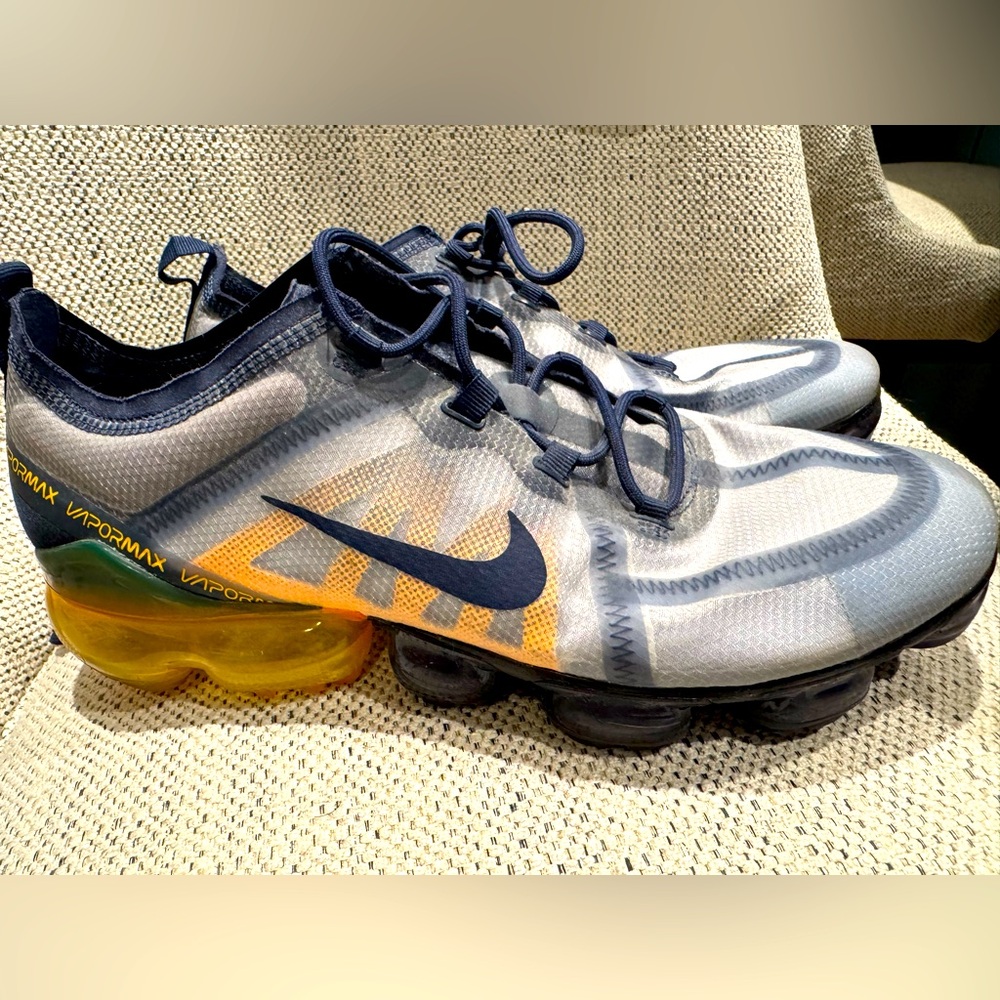 Nike Men’s US size 11 orange and navy Vapormax
